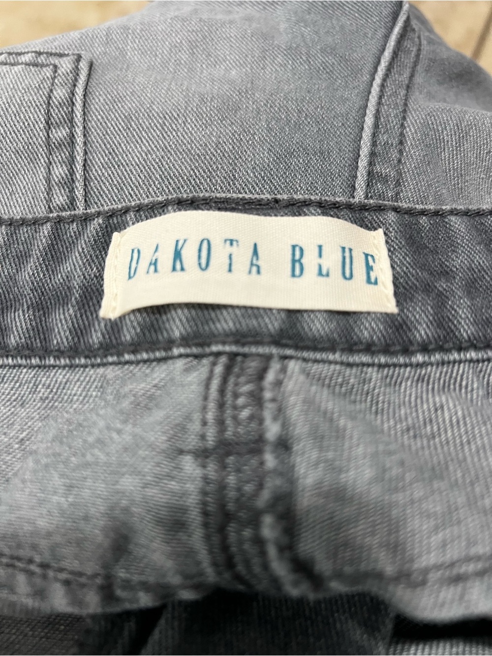 Dakota Blue - Picture 6 of 6